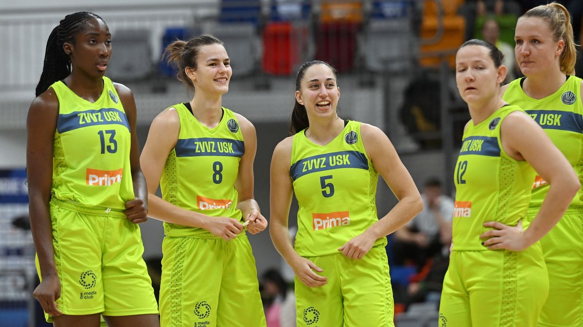 Basketbalistky USK po vlažném začátku jasně porazily Hradec Králové
