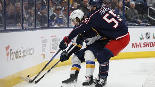 Vránovi v NHL návrat do sestavy St. Louis nevyšel. Z výhry se radoval Jiříček s Columbusem