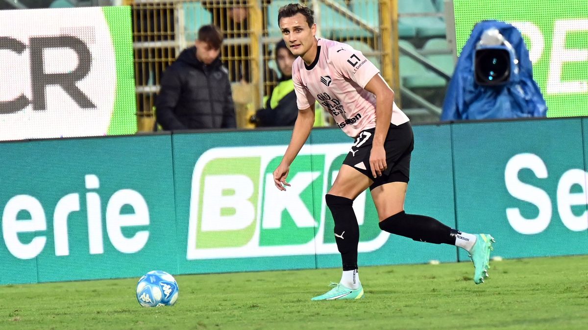 Fotbalový obránce Matějů přestoupil z Palerma do Spezie