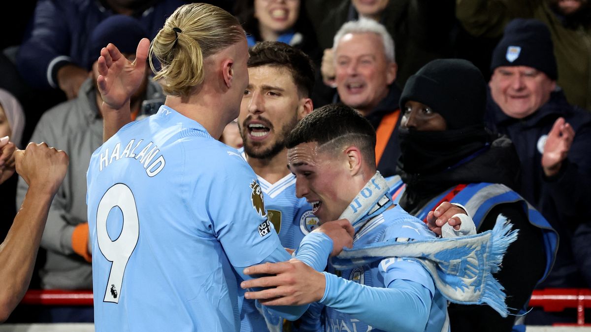 Foden zničil Brentford, Manchester City stáhl náskok Liverpoolu