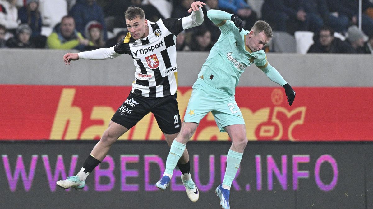 Paliče Chytila vysvobodil terén. Bohudík, že ten míč nevyskočil, řekl útočník Slavie