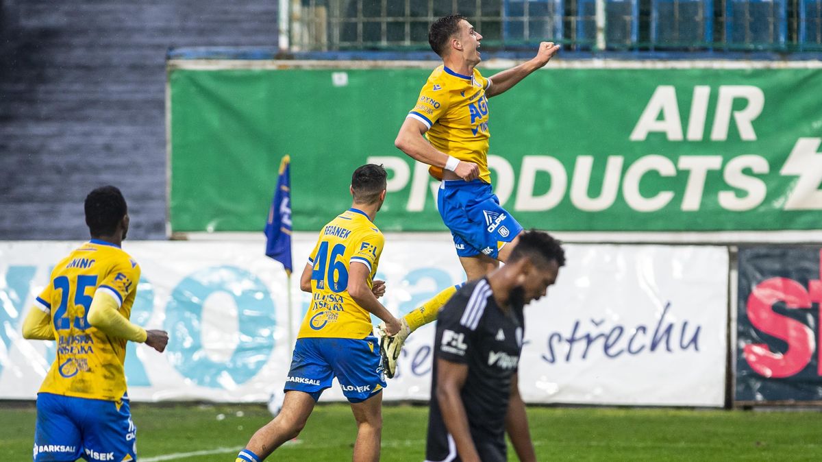Fila sestřelil Zlín, Teplice slaví
