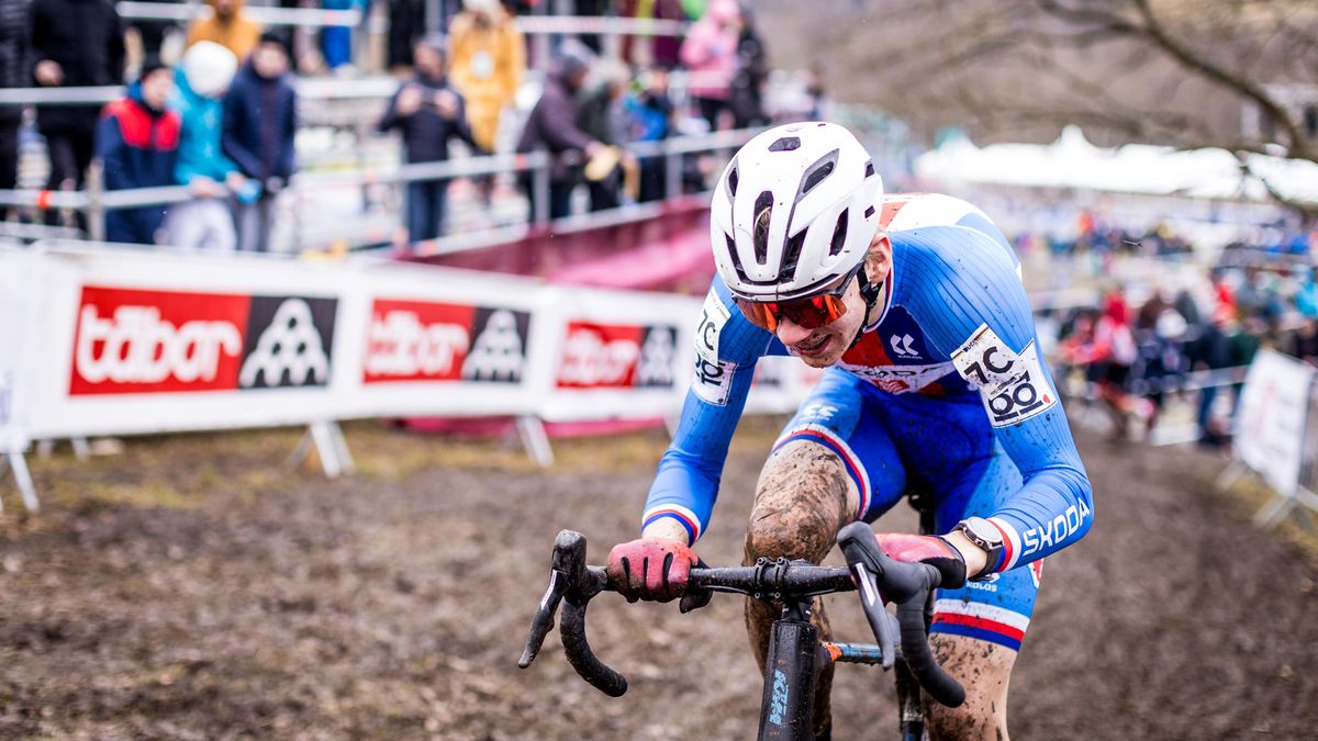 Cyklokrosový titul má poprvé Bažant, při neúčasti Boroše porazil favorita Ježka