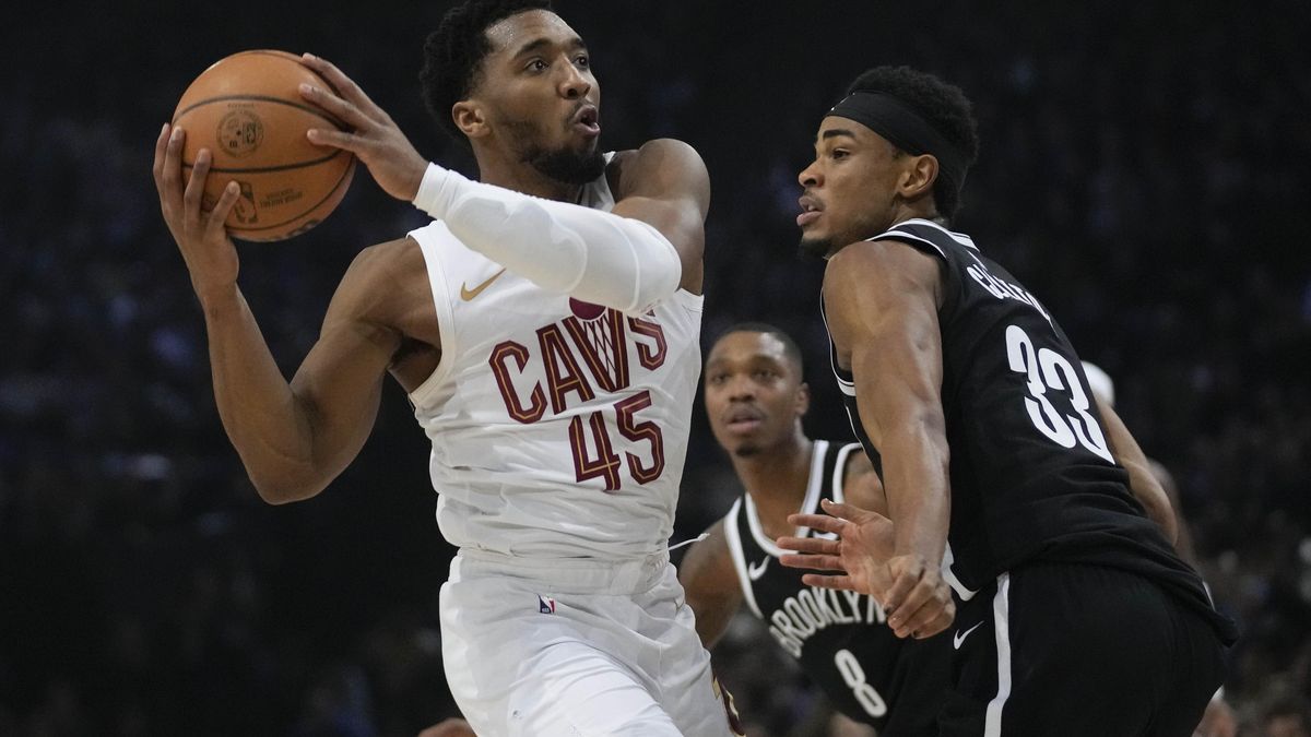 Mitchell se blýskl v utkání NBA v Paříži 45 body a Cleveland porazil Brooklyn
