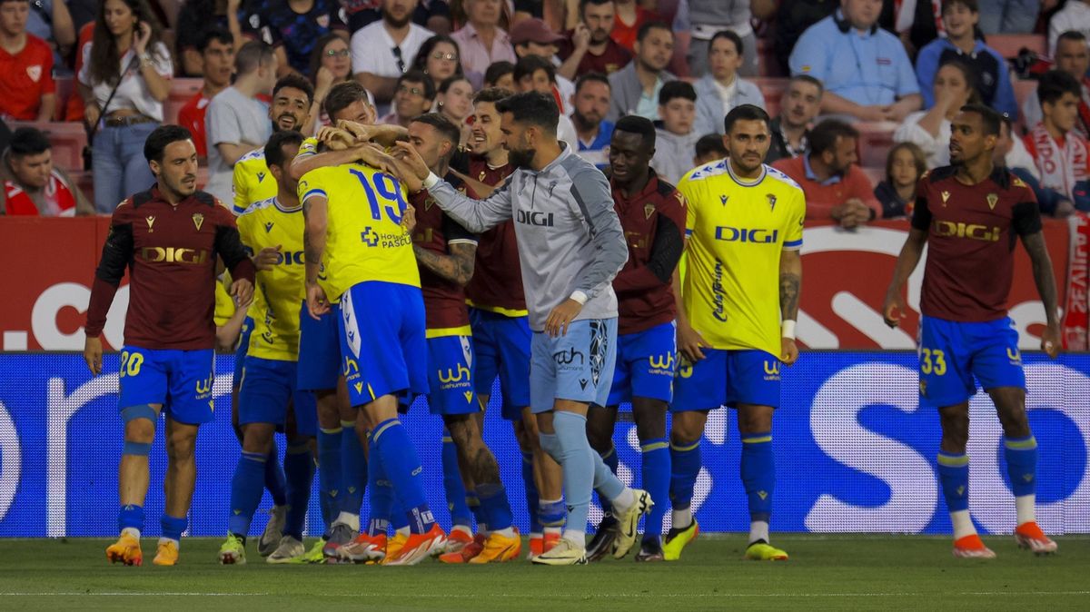 Cádiz si výhrou v Seville uchoval naději na záchranu, Vallecano už má jistotu