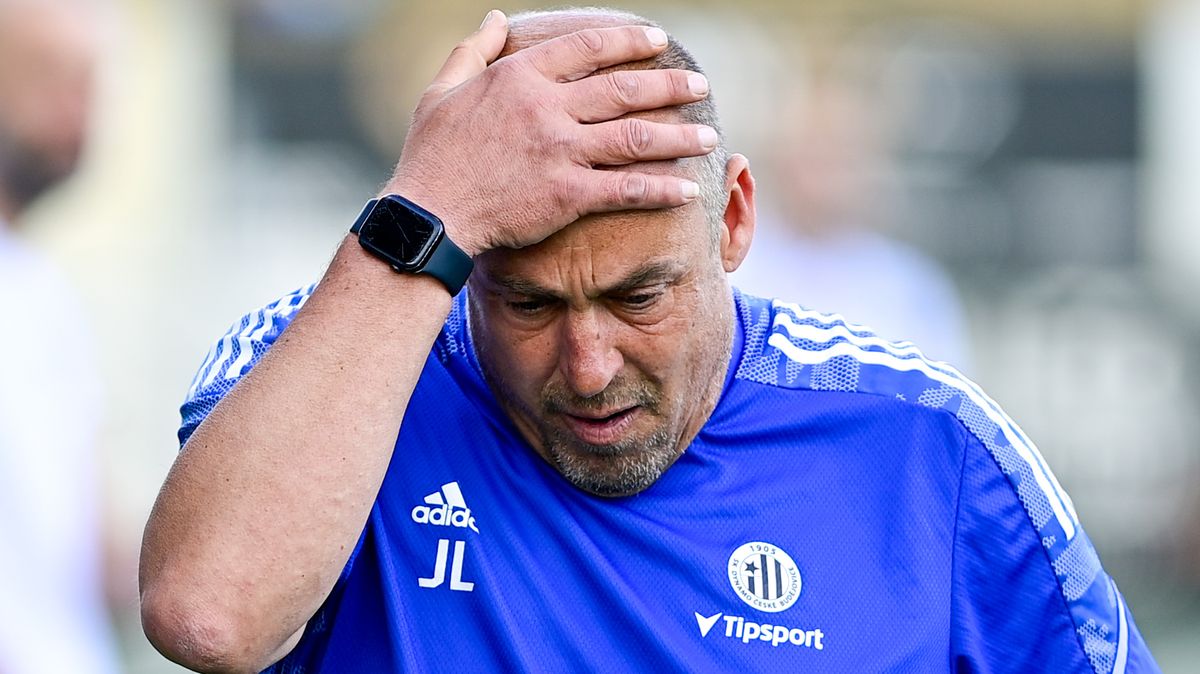 Kolaps před půlí a spálená superšance, Budějovicím stále hrozí přímý sestup. Zklamání, hlesl kouč