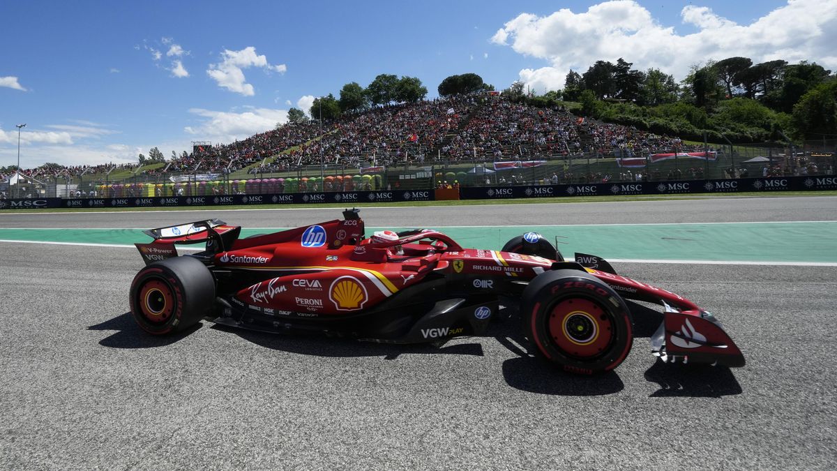 První trénink F1 v Imole vyhrál Leclerc před Russellem a Sainzem