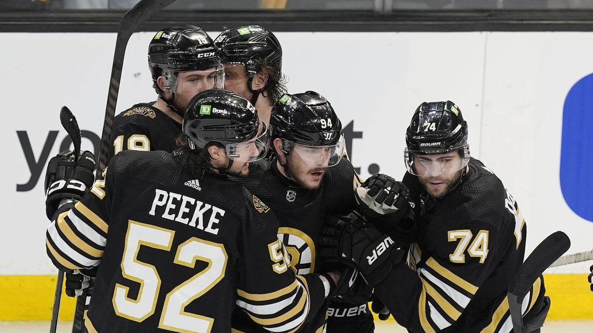 Radost z gólu? Kdepak. Lauka rozzuřili sudí. Šílené rozhodnutí, nadávali v Bostonu