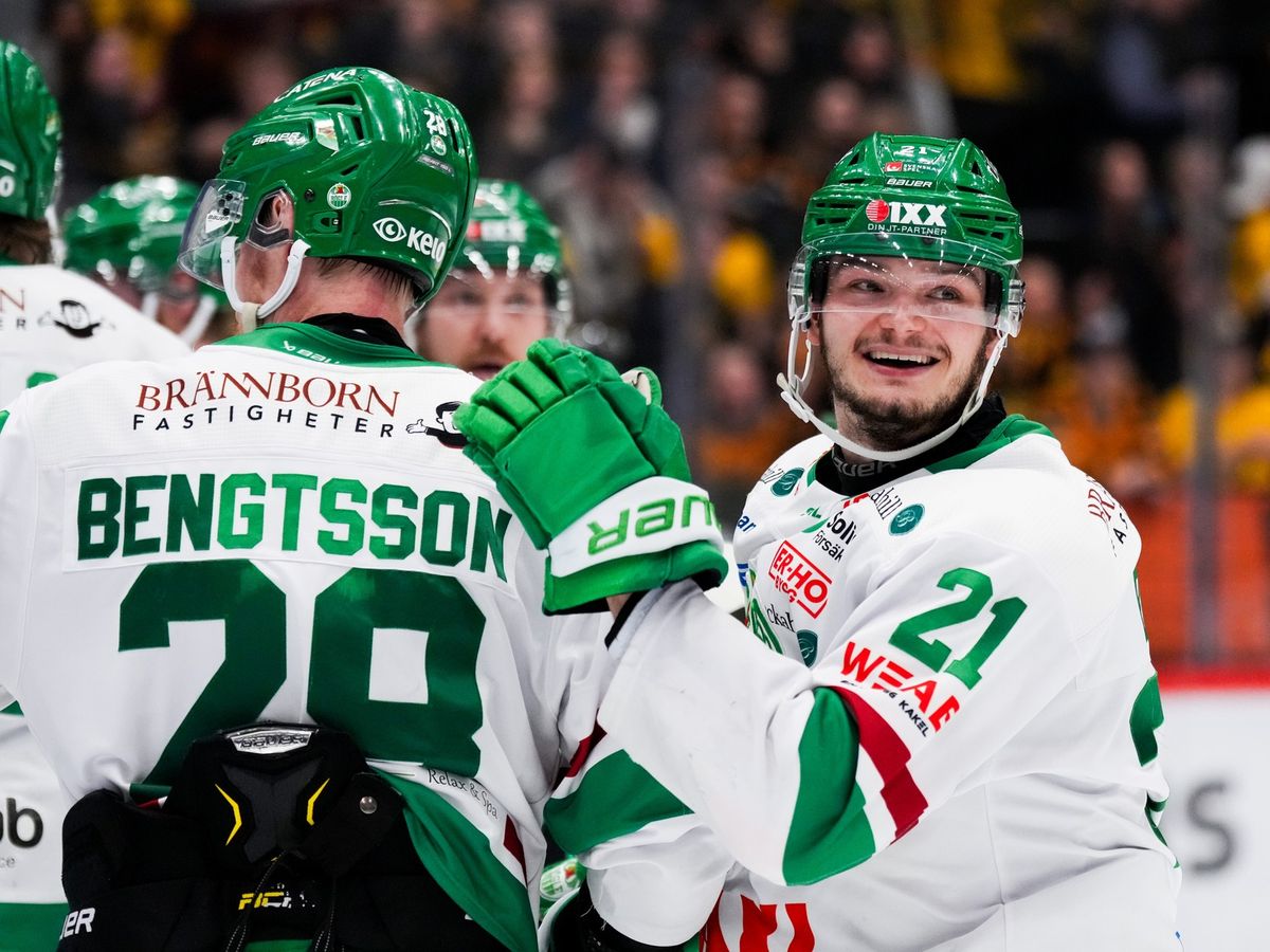 Švédové mají jistých deset posil z NHL včetně Erika Karlssona