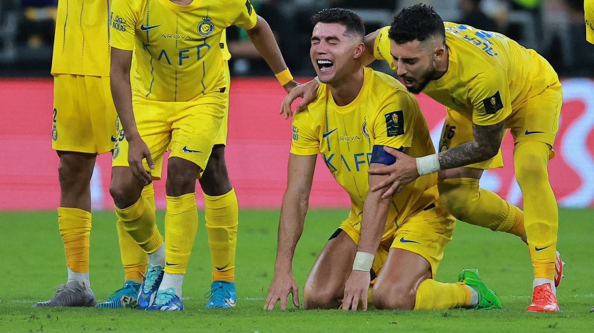 Ronaldo stále bez trofeje, prohru ve finále poháru obrečel