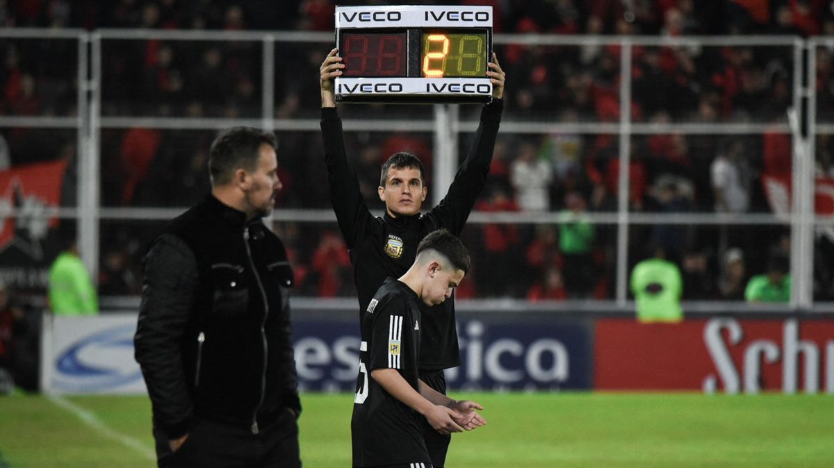 V Argentině debutoval čtrnáctiletý kluk, překonal Agüera