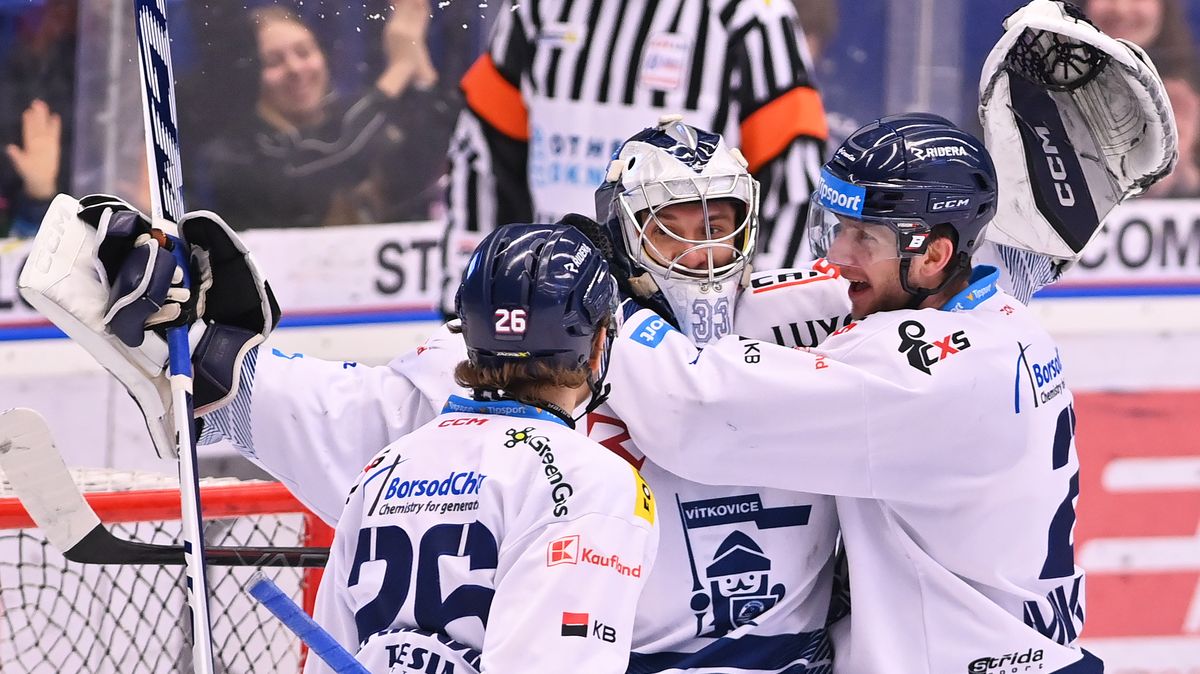 Vítkovice jdou do play off s nejlepším brankářem, ale s Lakatošem na tribuně. Je zraněný, řekl Trnka