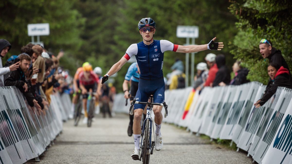 Závodu míru cyklistů do 23 let vyhrál Francouz Rolland