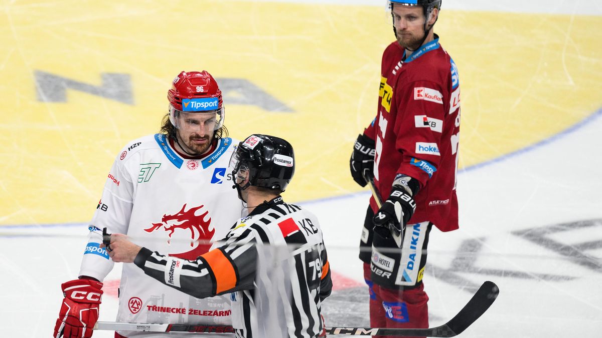 ZAOSTŘENO NA PLAY OFF: Nesmysl, co to má znamenat?! Sudí zápas na Spartě šeredně ovlivnili, kritizuje Antoš