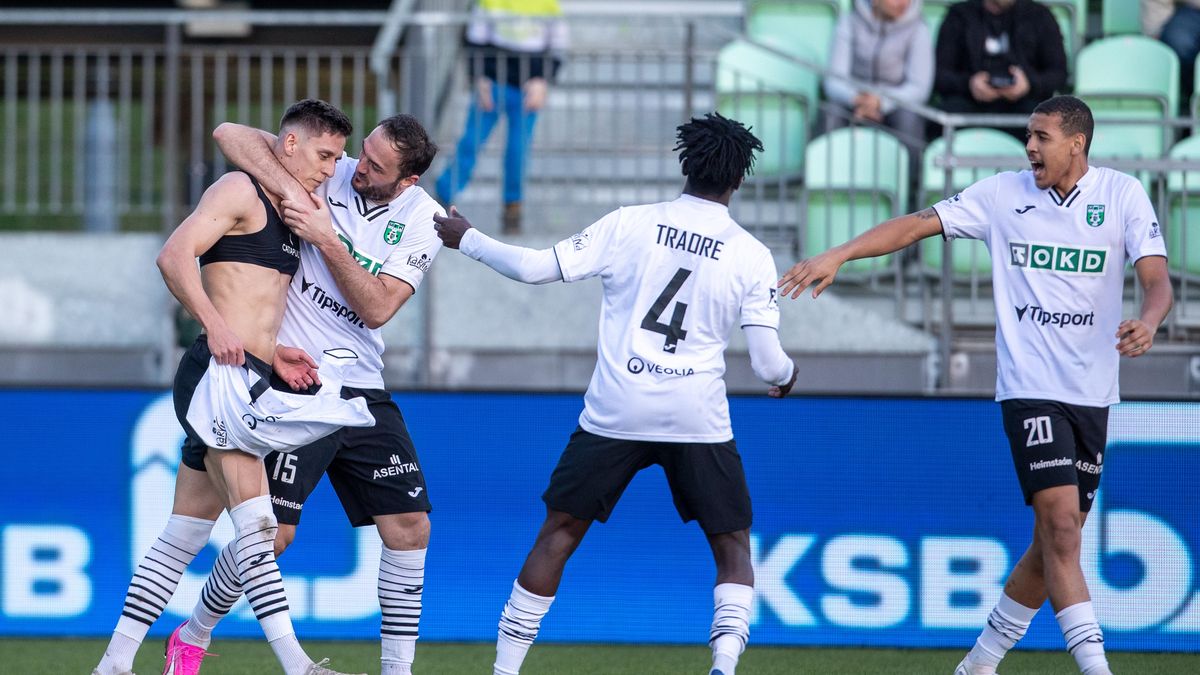 Dvě ruce, jeden pokutový kop. Karvinští se nejprve zlobili, pak z penalty vstřelili vítězný gól