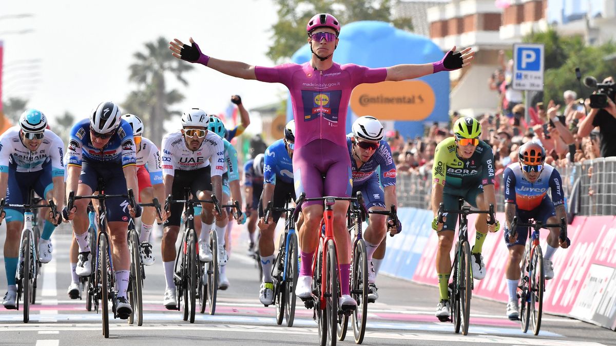 Italský cyklista Milan vyhrál v hromadném spurtu druhou etapu na letošním Giru