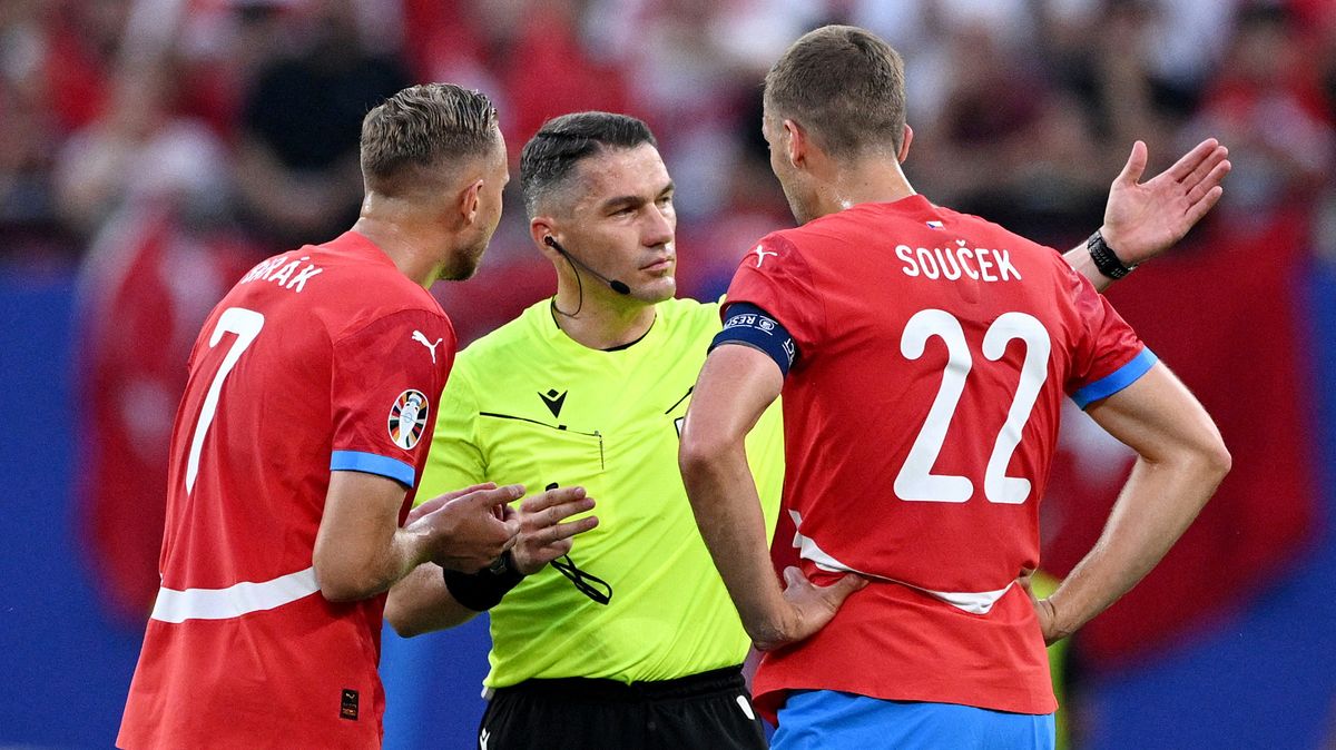 Kuchtovi sudí sebral gól. Nespravedlnost, zní od zahraničních expertů