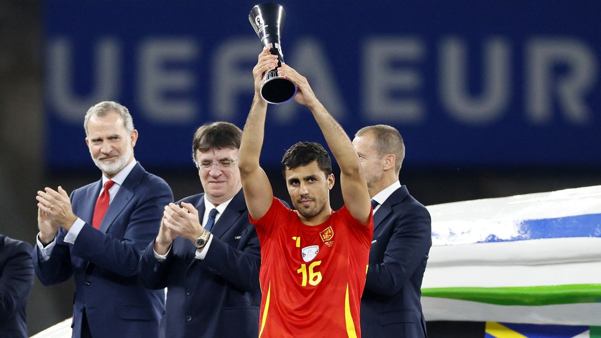 Rodri se stal nejlepším hráčem Eura, nejlepším mladíkem Yamal