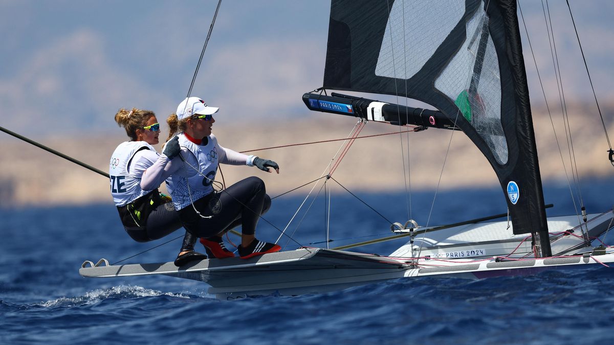 Jachtařky Burska, Tkadlecová klesly po třetím dnu olympijské regaty na 18. místo