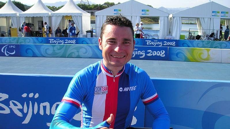 Výstava fotografií u Národního divadla připomíná 30 let paralympijského výboru
