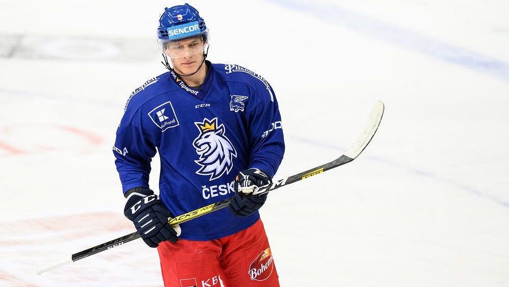 Do KHL míří navzdory válce další Čech