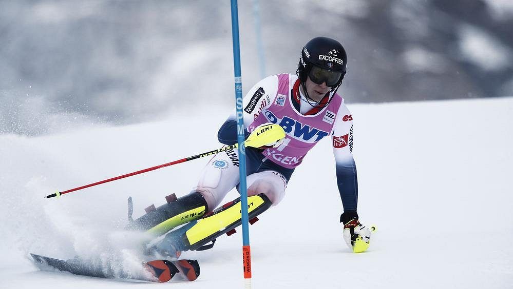 Le skieur français Clément Noël a défendu sa victoire en slalom à Wengen