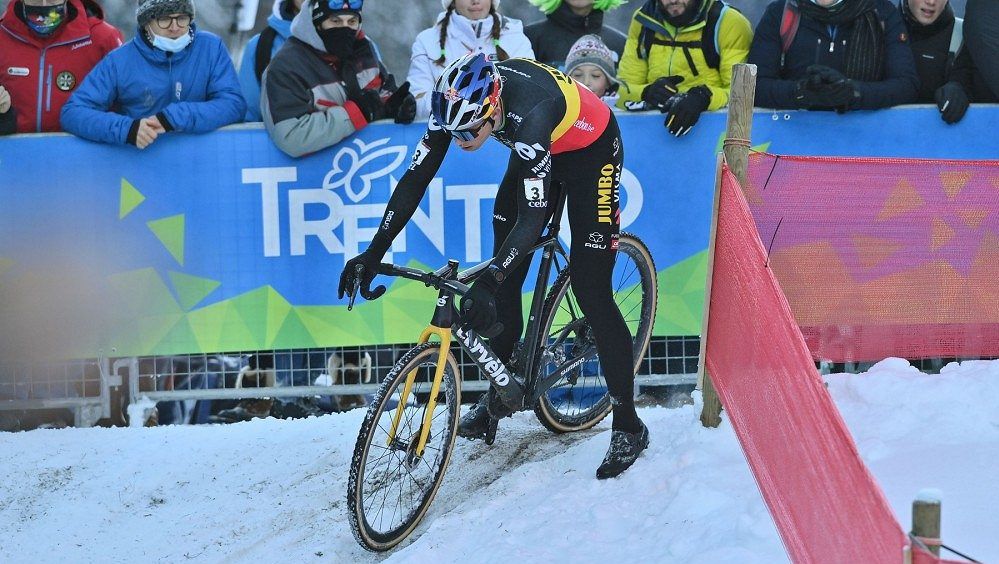Cyklokrosař Bažant byl druhý mezi juniory na SP v Namuru, Boroš mezi elitou 16.