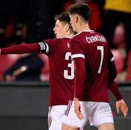 Ladislav Krejčí ze Sparty oslavuje gól na 1:0 během utkání s pardubicemi.