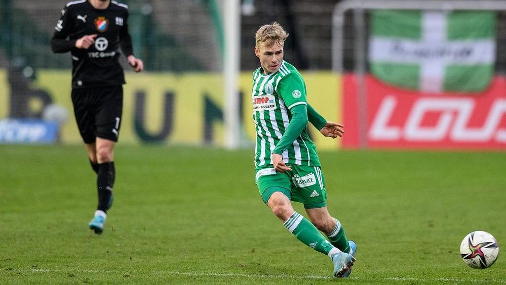 Záložník Beran pokračuje na hostování u Bohemians, Slavii opustil Blecha