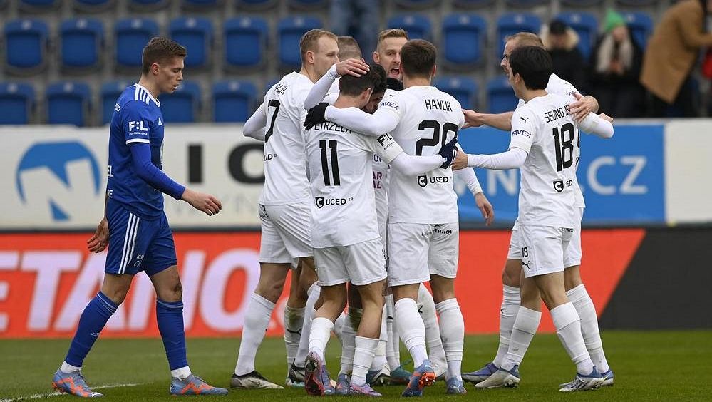 Fotbalisté Slovácka zdolali Mladou Boleslav a jsou opět čtvrtí, rozhodl Kadlec