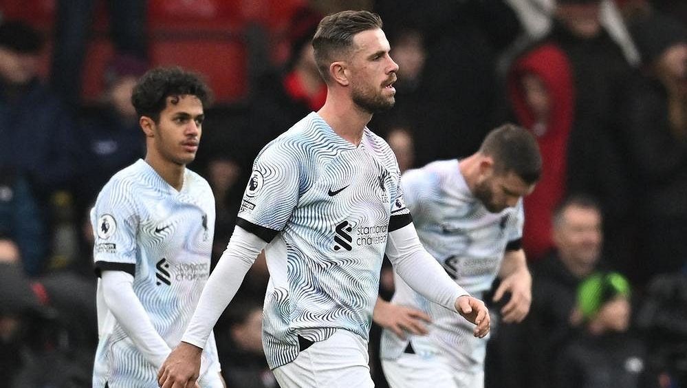 Liverpool po drtivé výhře nad United překvapivě podlehl outsiderovi