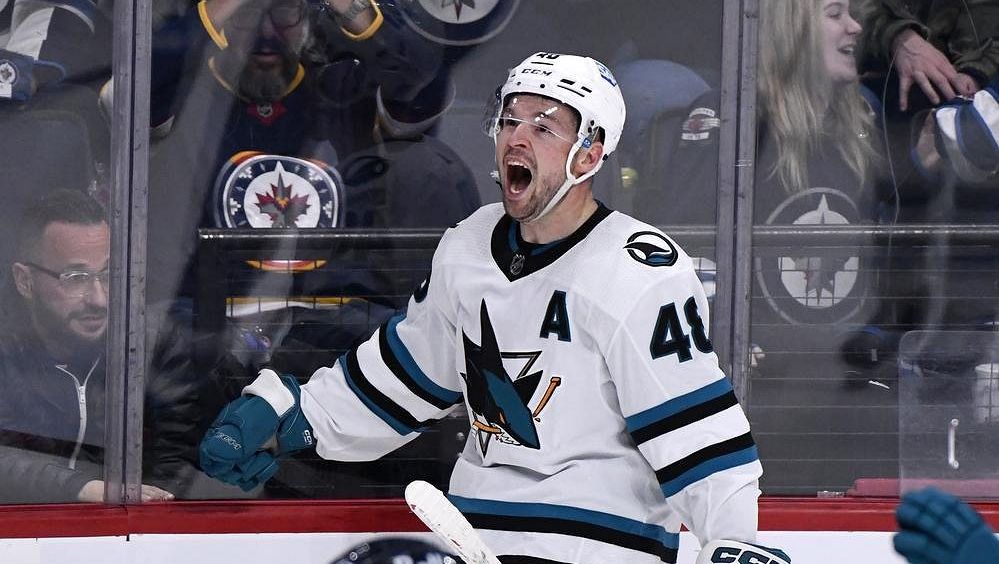 Skvělý Hertl táhl San Jose! Rittich žraločí triumf neodvrátil
