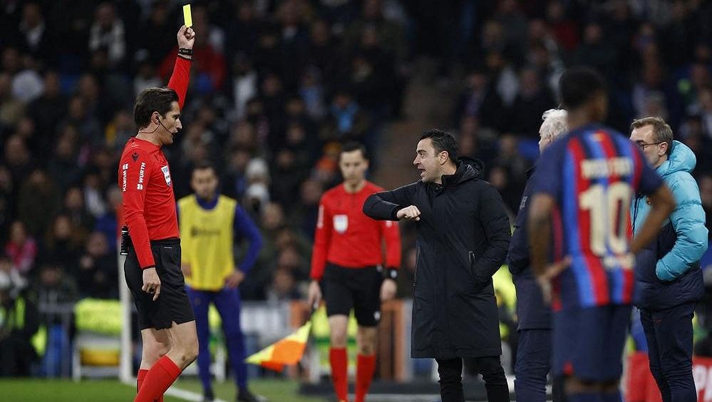 Pikantní El Clásico! Jsi hlupák a blázen, křičel Xavi na obránce Realu