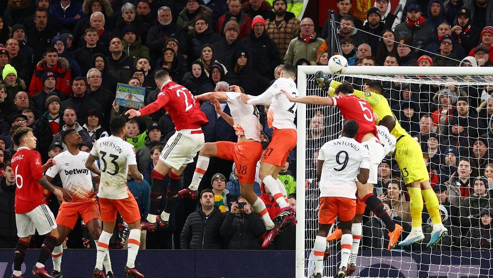 Den blbec a zmar Součkova parťáka. Chybami nasměroval United k obratu