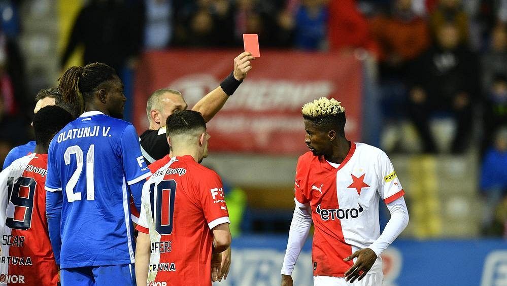 Odvolání zamítnuto. Slavia přijde na derby o kanonýra