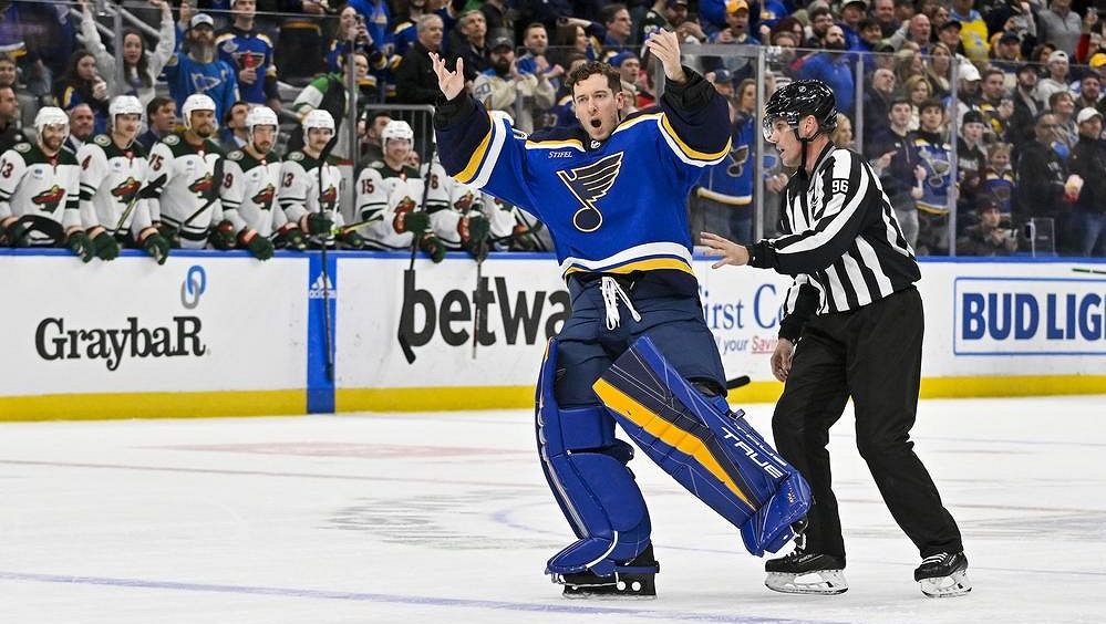 Brankář Binnington dostal v NHL za napadení soupeře trest na dva zápasy