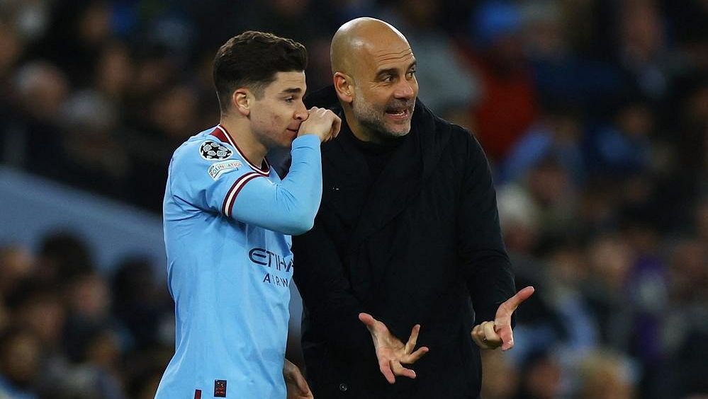 Argentinský útočník Álvarez prodloužil v Manchesteru City o rok smlouvu