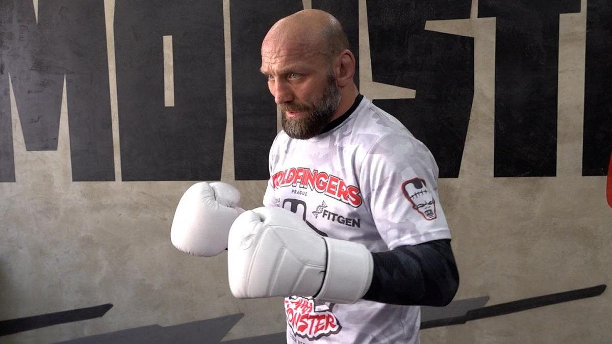 Překvapivá premiéra pro českou legendu. Motivace a sranda, hodnotí. Co říká na odvetu Vémoly s Véghem?