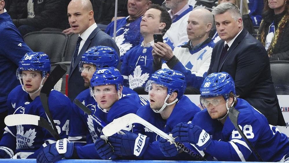 Noční můra se zase zjevila. Toronto rozdýchá sedmičku a bučení diváků