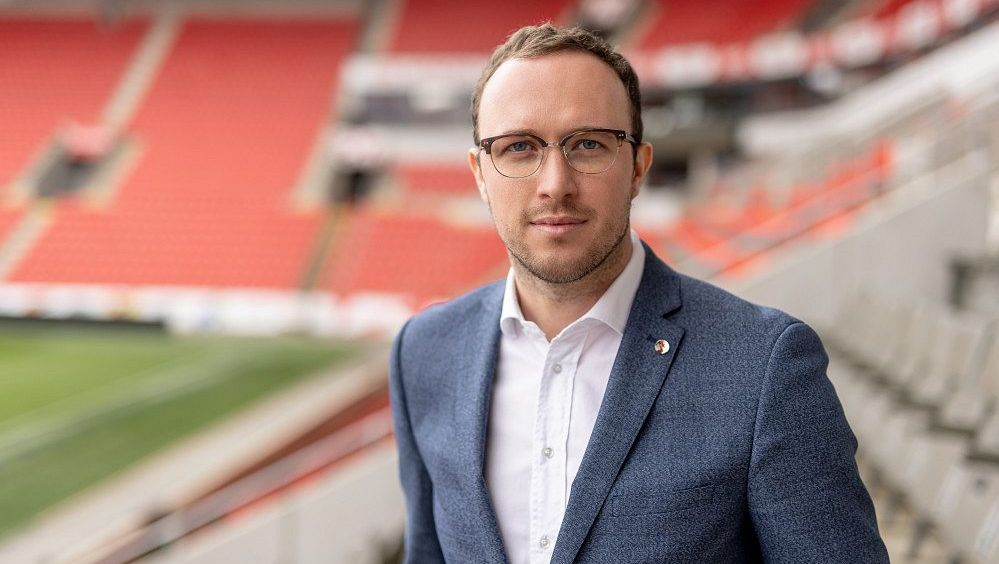 Změny ve fotbalové Slavii: Říha definitivně povyšuje, Syrovátka se oficiálně stahuje