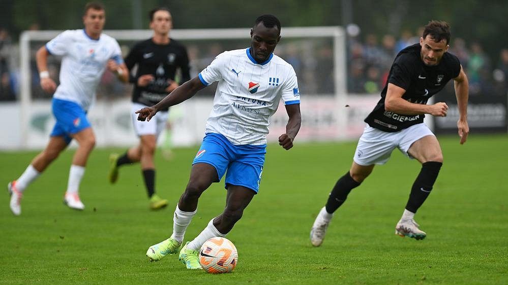 Fotbalisté Českých Budějovic udolali divizního soupeře v prodloužení, Baník míří za postupem