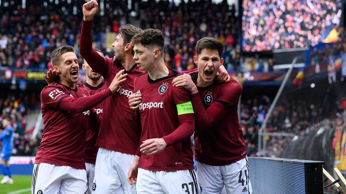 PŘÍMÁK: Žhavé přestupové léto. Stopera prodá Sparta za sto milionů, v kurzu bude Jurečka i Řezníček