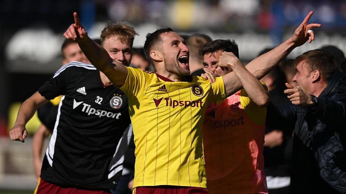 Zákrok na Kuchtu? Jestli to rozhodčí viděl, tak má asi nadpřirozené schopnosti, tvrdí bývalý sudí