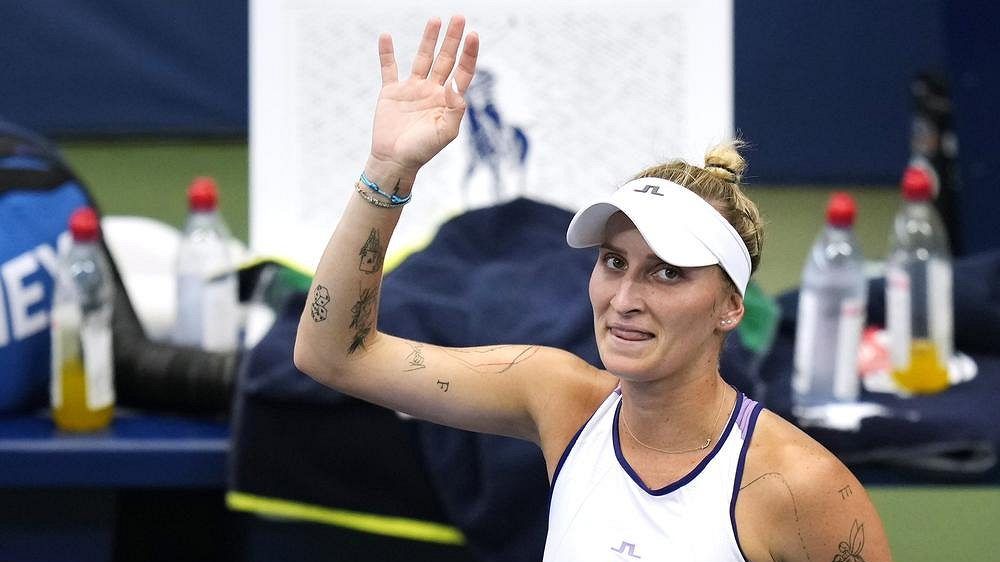 Problém s rukou? Vondroušová se nadřela, ve čtvrtfinále jde na další Američanku