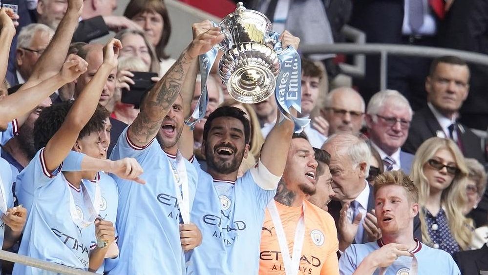 Dvanáct sekund. Kapitán City rekordním gólem zařídil další trofej. Guardiola už myslí na treble