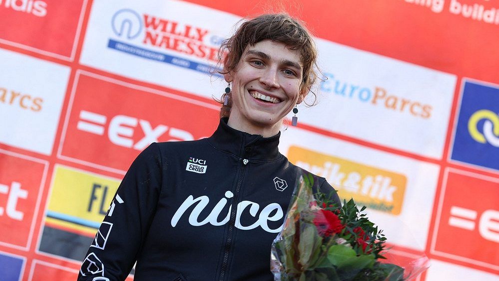 Transgender cyklistka královnou hor. Vyhrála závod a shrábla balík, mistryně světa zuří