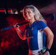 Pozemní hokejistky čeká ME, před startem šampionátu se Češky předvedly před objektivy fotografů. Na snímku pózuje Tereza Holubcová.