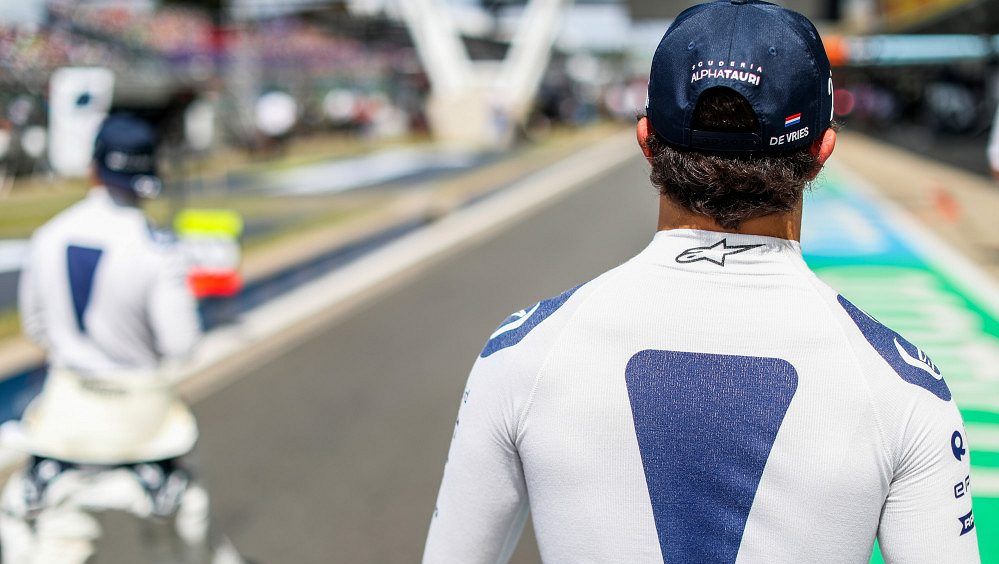 De Vries dostal padáka po telefonu. Je brutální, když dojde k takovému vyhazovu, řekl Vettel