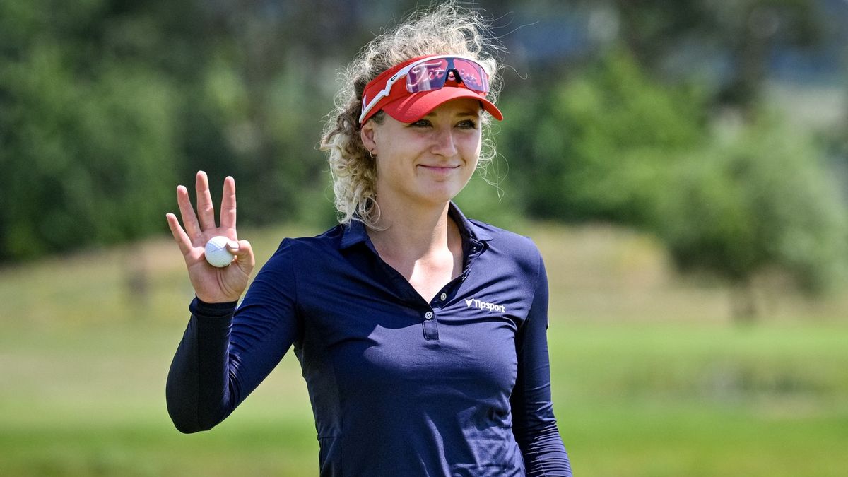 Golfistka Kousková si ve druhém kole v Šen-čenu polepšila na osmé místo