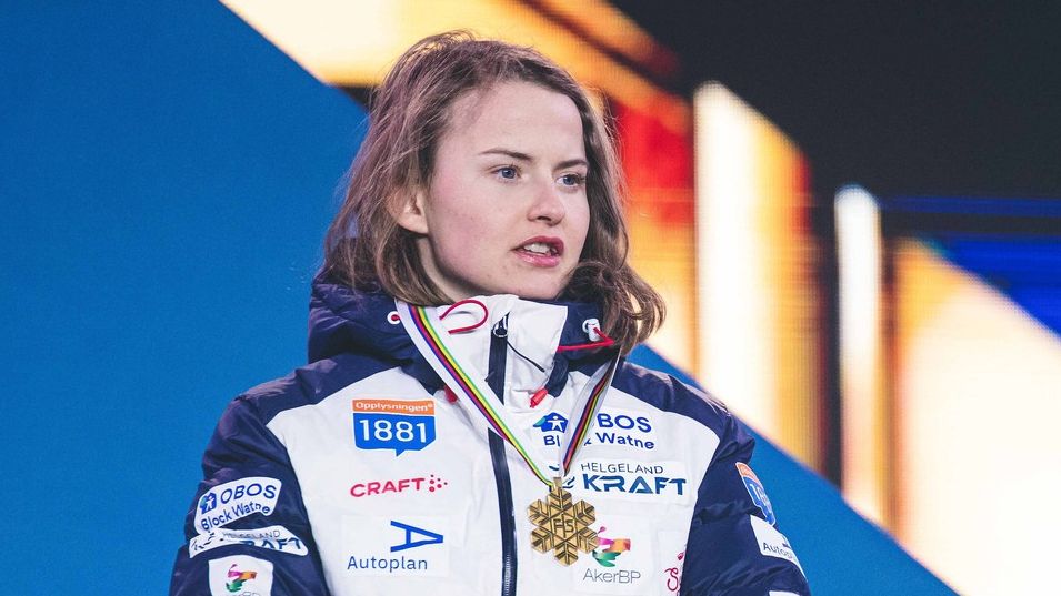 Jen podprsenka a kalhotky. Lyžařky čekala před sezonou nepříjemná procedura